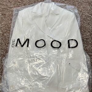 Versatile Modern Blazer, size M, color white